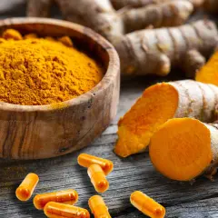 Curcuma en poudre, racines et gélules. Découvrez les bienfaits du curcuma pour votre santé.