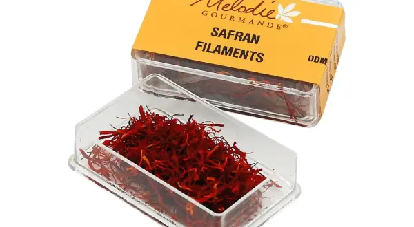 Boîte de safran en filaments Mielodie Gourmande. Découvrez comment utiliser le safran en filaments pour parfumer vos plats.