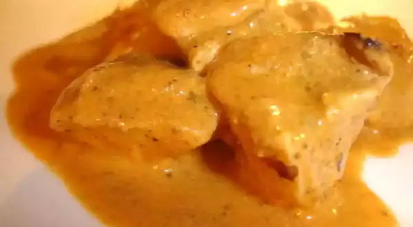 Délicieux poulet tikka massala crémeux et épicé, baignant dans une sauce onctueuse. Un plat réconfortant et savoureux.
